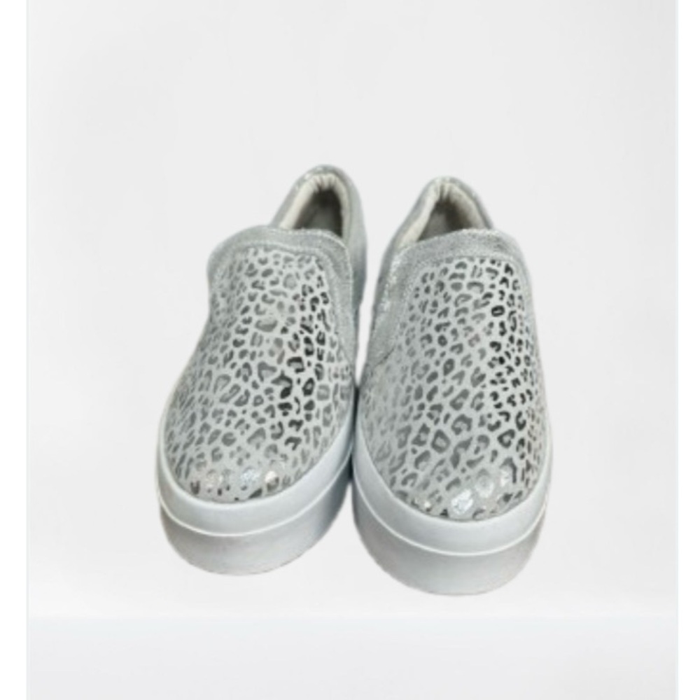 Fashion Girls Slip On Sneakers sz 4 Silver NEW #K-5
